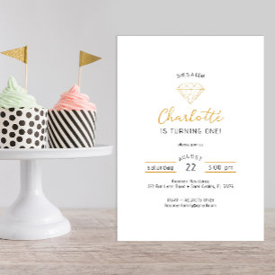 Ela é um convite de aniversário para Diamond Doura