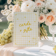 Ela Encontrou Seus Cartões E Presentes De Chá de p