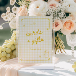 Ela Encontrou Seus Cartões E Presentes De Chá de p