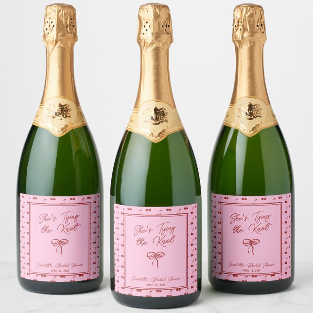 Ela Está Amarrando o Nó Chuveiro de Noiva com Cere (Add a personal touch to your bridal shower with this cherry "She's Tying the Knot" champagne label)
