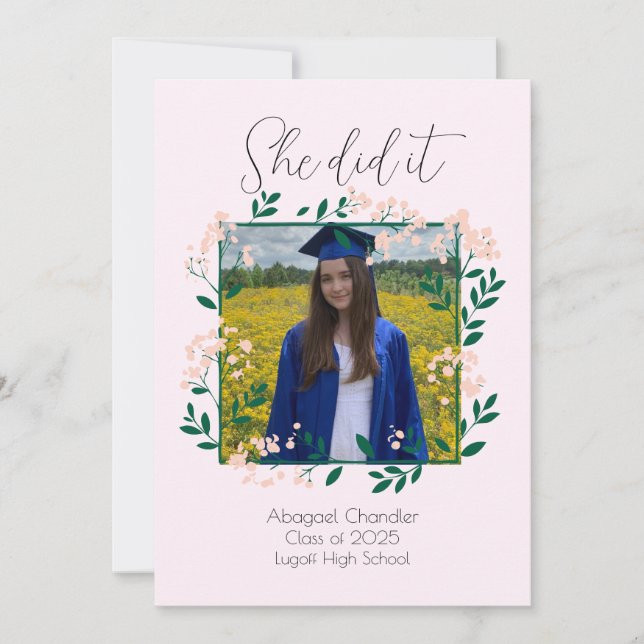Ela fez o Anúncio de Graduação! Personalizável (Frente)