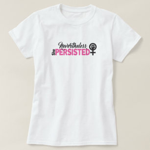 Ela persistiu a camiseta básica das mulheres