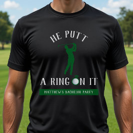 Ele Colocou um Anel Nela Camisa Preta de Festa de