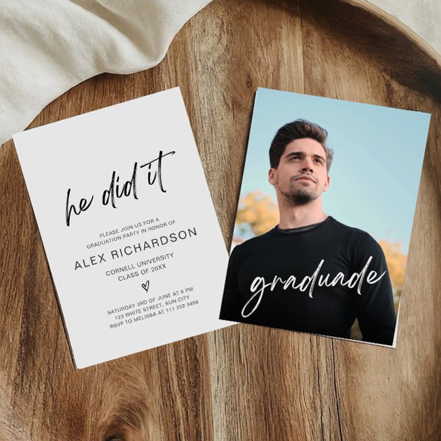 Ele Fez Um Convite De Graduação Fotográfica (Criador carregado)