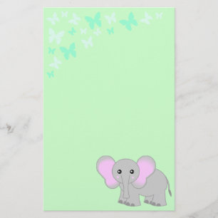 Elefante bonito do bebê e artigos de papelaria da