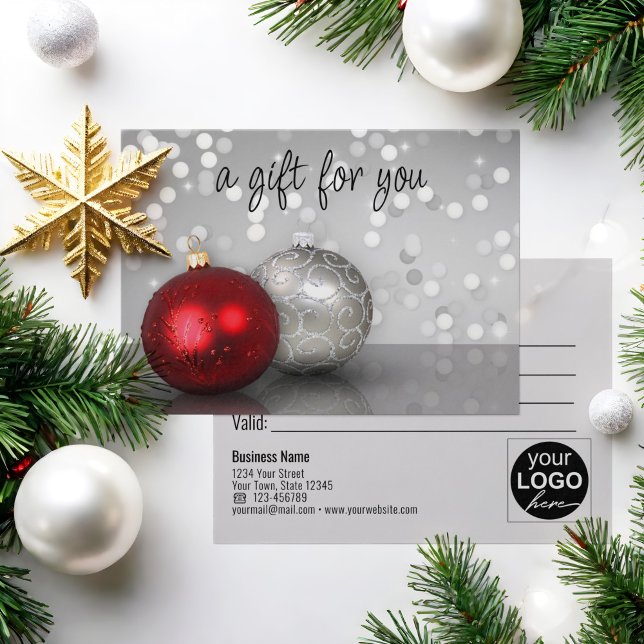 Elegant Red Silver Christmas Baubles Gift Card (Criador carregado)