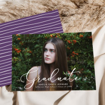 Elegante Convite de Graduação Foto Roxa Script