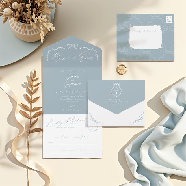 Elegante Monograma de Casamento com Arco e Fita De (Elegant Hand Drawn Blue Bow & Ribbon Monogram Wedding All In One Invitation)
