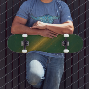 Elegante Skateboard Unisex Verde e Dourado