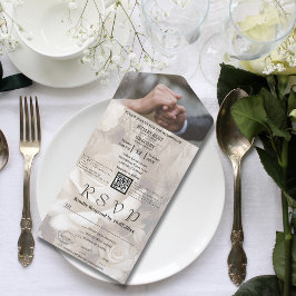 Elegantes Rosas Florais Brancas em Creme Código QR
