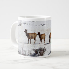 Elk na caneca de neve