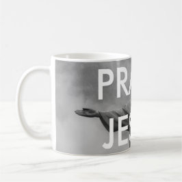 Elogio Jesus na caneca do escritório de Brasil