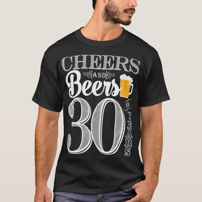 Elogios e cervejas aos 30 anos o t-shirt de homens (Frente)