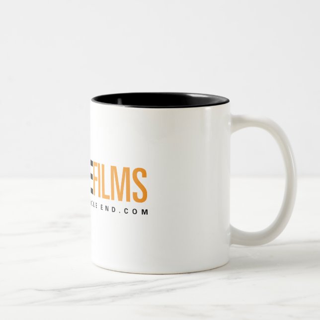 Em Dois Tons BME filma a caneca de café (Direita)