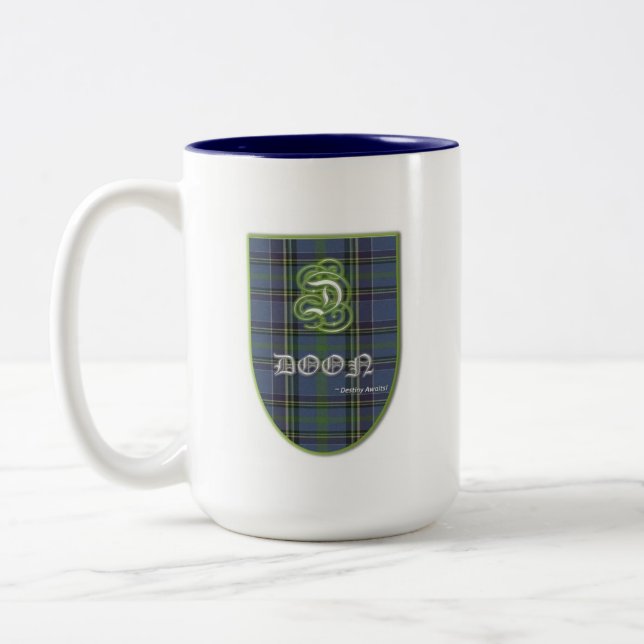 Em Dois Tons Caneca de café #1 da série de Doon (Esquerda)