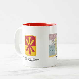 Em Dois Tons caneca de café da Brigada de Artilharia da Defesa 