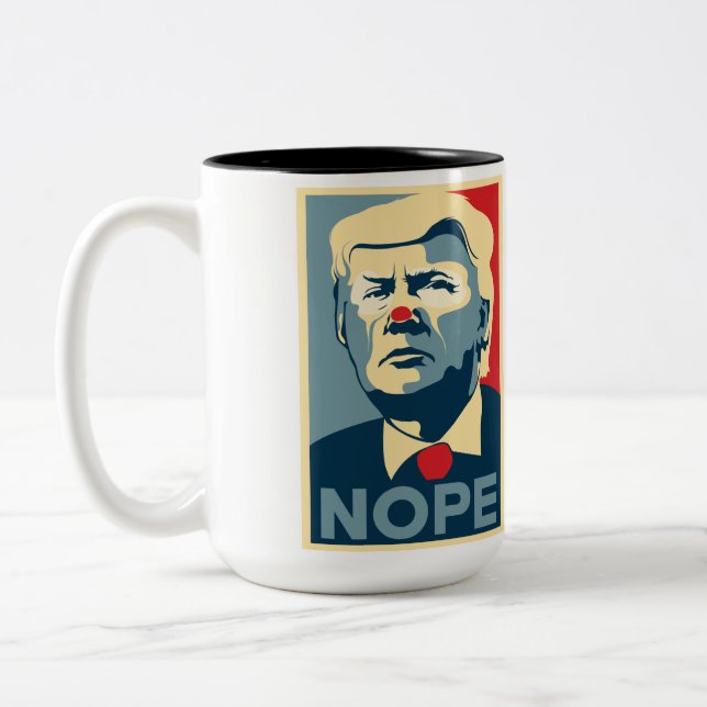 Em Dois Tons Caneca de café de Donald Trump "NOPE" (Esquerda)