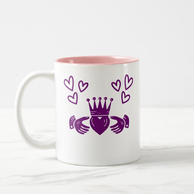 Em Dois Tons Caneca de Café do Anel Claddagh Roxo (Esquerda)