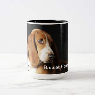 Em Dois Tons Caneca de café do cão de Basset