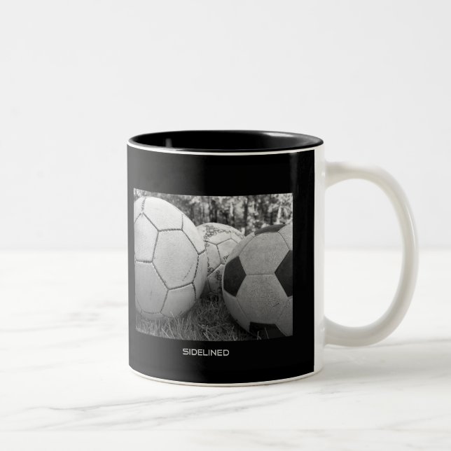 Em Dois Tons Caneca de café do futebol (Direita)