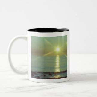 Em Dois Tons Caneca de café do oceano do por do sol
