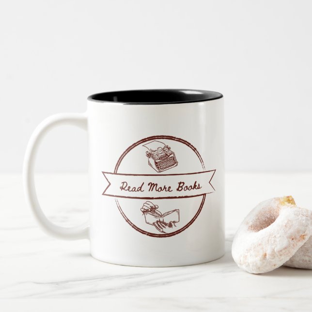 Em Dois Tons Caneca de café para amante de livros com emblema v (Com Donut)