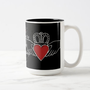 Em Dois Tons Caneca de café preto de Claddagh da amizade do