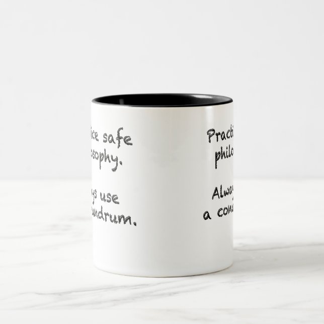 Em Dois Tons Caneca de café segura da filosofia (Centro)