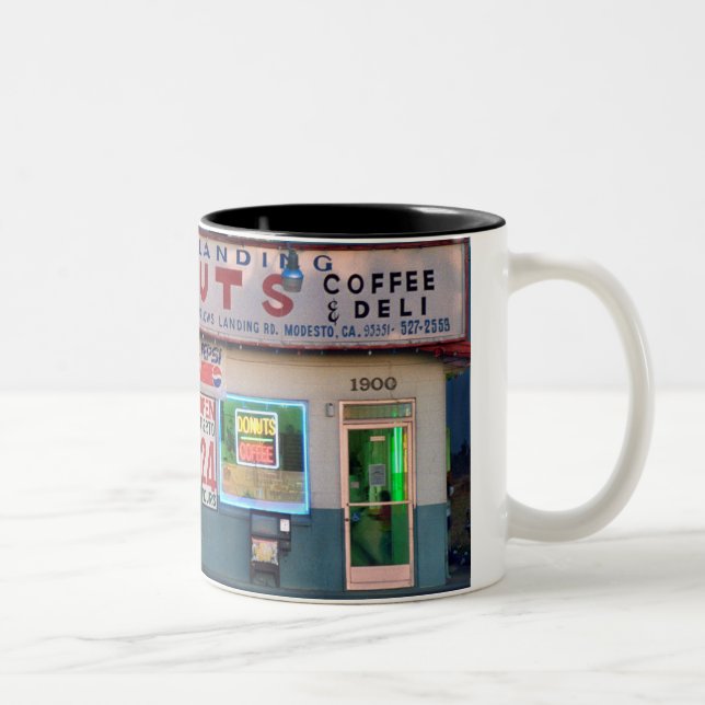 Em Dois Tons "Corvos que aterram caneca de café retro das (Direita)