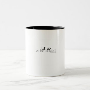 Em Dois Tons deixada vai ou seja a caneca de café arrastada