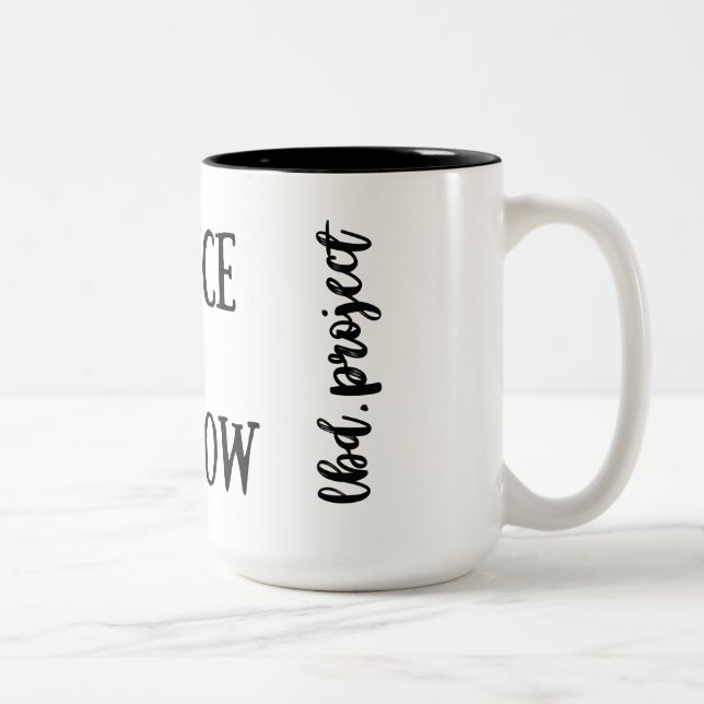 Em Dois Tons deixe caneca do fluxo de justiça & do café (Direita)