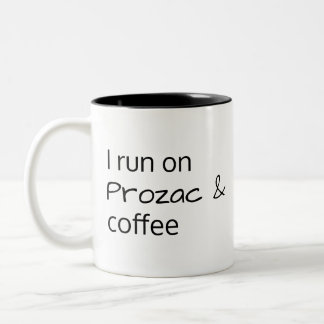 Em Dois Tons Eu funciono na caneca de café do Prozac