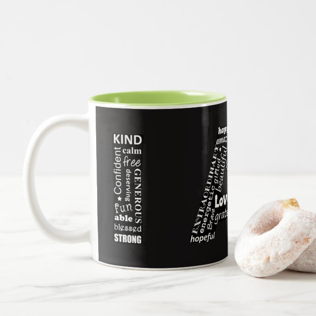 Em Dois Tons Eu sou branco na caneca preta de café (Com Donut)
