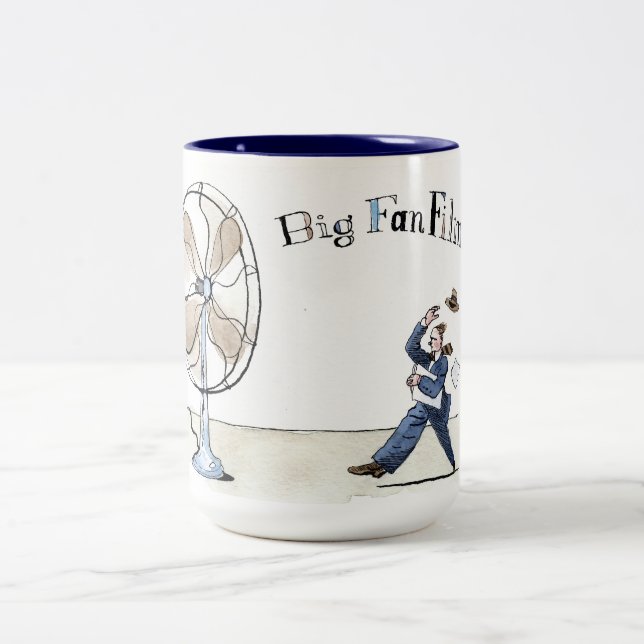 Em Dois Tons O fã grande filma a caneca de café (Centro)