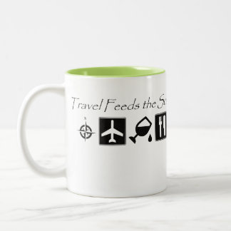 Em Dois Tons O viagem alimenta a alma - caneca de café