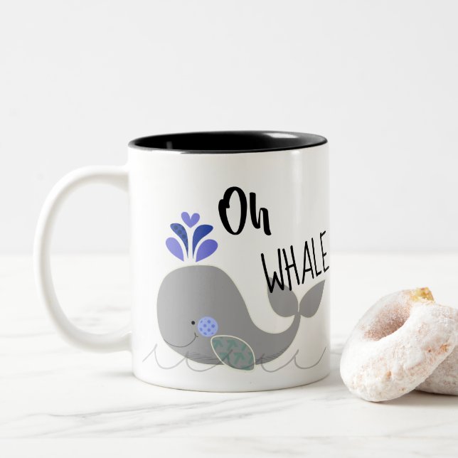 Em Dois Tons Oh caneca de café do divertimento da baleia (Com Donut)