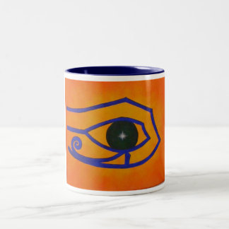 Em Dois Tons Olho egípcio da caneca de café do Ra