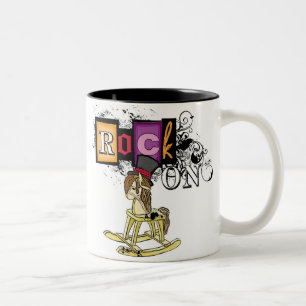 Em Dois Tons Pedra no cavalo balançando caneca de café engraçad