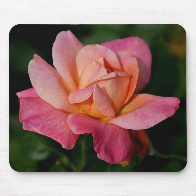 Em Mousepad cor-de-rosa (Frente)