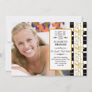 Em um Anúncio de Graduação de Foto de Nota Feliz