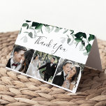 Emerald Greenery 3 Foto de Cartões de agradeciment<br><div class="desc">Este obrigado esmeraldo verde 3 dobrado com fotos que você fez o cartão postal é perfeito para um casamento de boho. A elegante, porém rústica, design apresenta folhas de cor verde-d-água escura e umeucalipto com uma moderna sensação de floresta boêmica. Personalize o dentro da placa com seus nomes e uma...</div>