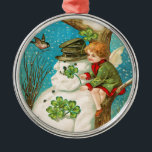 Enfeites de natal Victoriano Snowman e Clover<br><div class="desc">Façam o vosso Natal especial com estes enfeites vitorianos de boneco de neve. Guardar ornamentos com designs vitorianos totalmente restaurados para melhor qualidade de impressão. Fácil de personalizar com nome e data.</div>