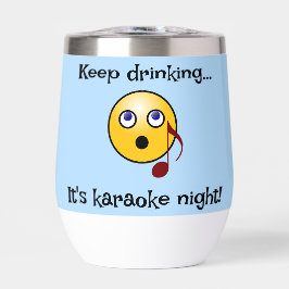 Engraçado Bebendo Karaoke