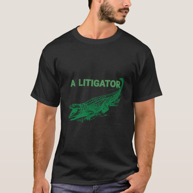 Engraçado Courtroom Um Litigador Advogado T-Shirt  (Frente)