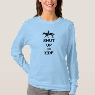 Engraçado fechado acima e t-shirt do cavalo do