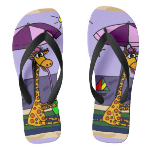 Engraçado Girafa nos Chinelos da Praia