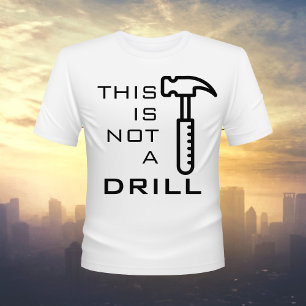 Engraçado, não é uma camisa de martelo