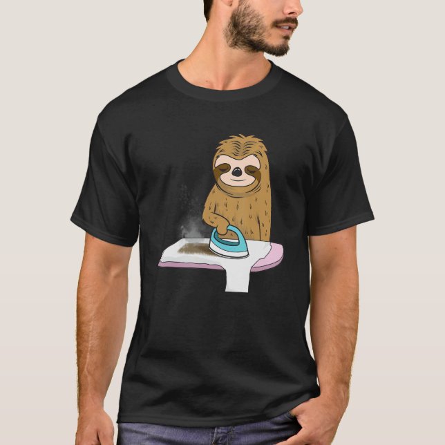Engraçado Sloth Ironando Sua Camisa Muito Lenta No (Frente)
