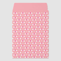 Envelope com padrão de corações