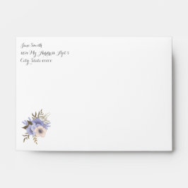 Envelopes brancos das flores roxas e rosa elegante